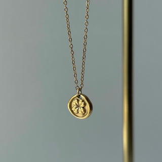 Gleam Necklace