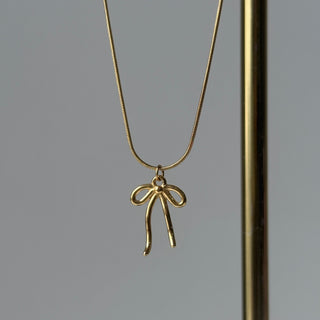 Bow Necklace