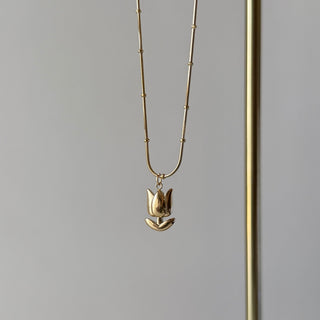 Roselle Necklace